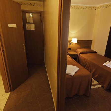 Relais Des Alpes Hotel Oulx Kamer foto