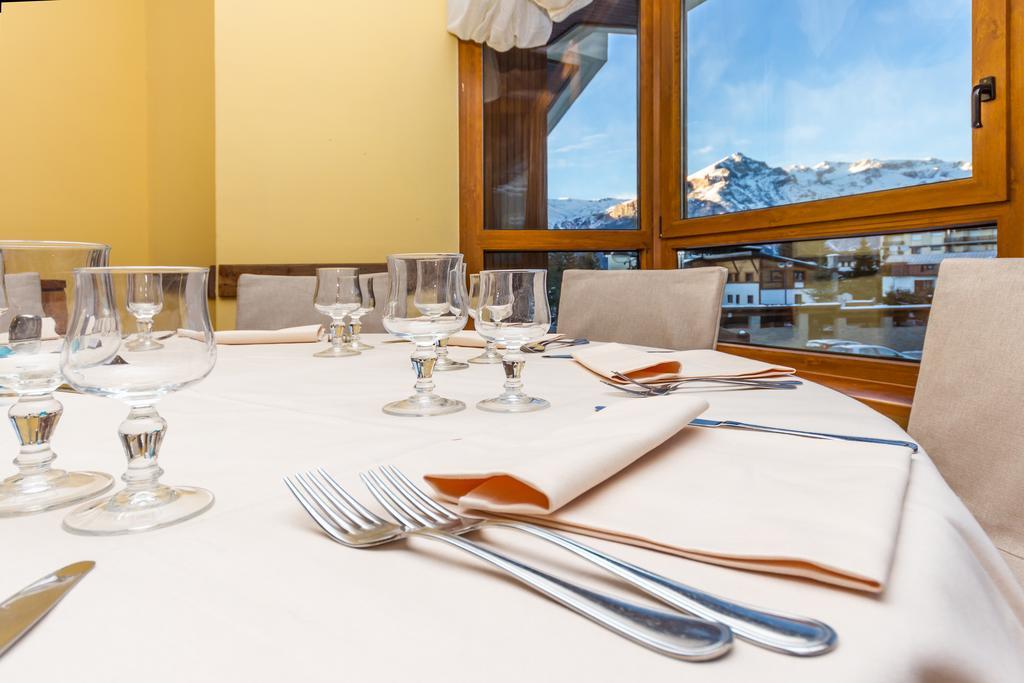 Relais Des Alpes Hotel Oulx Buitenkant foto