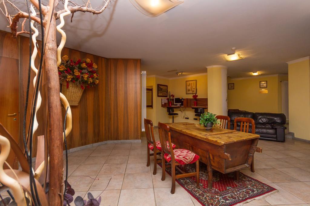 Relais Des Alpes Hotel Oulx Buitenkant foto