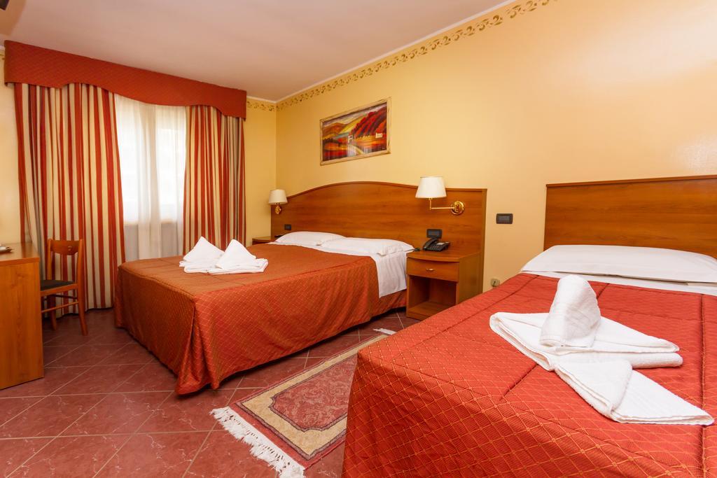 Relais Des Alpes Hotel Oulx Kamer foto