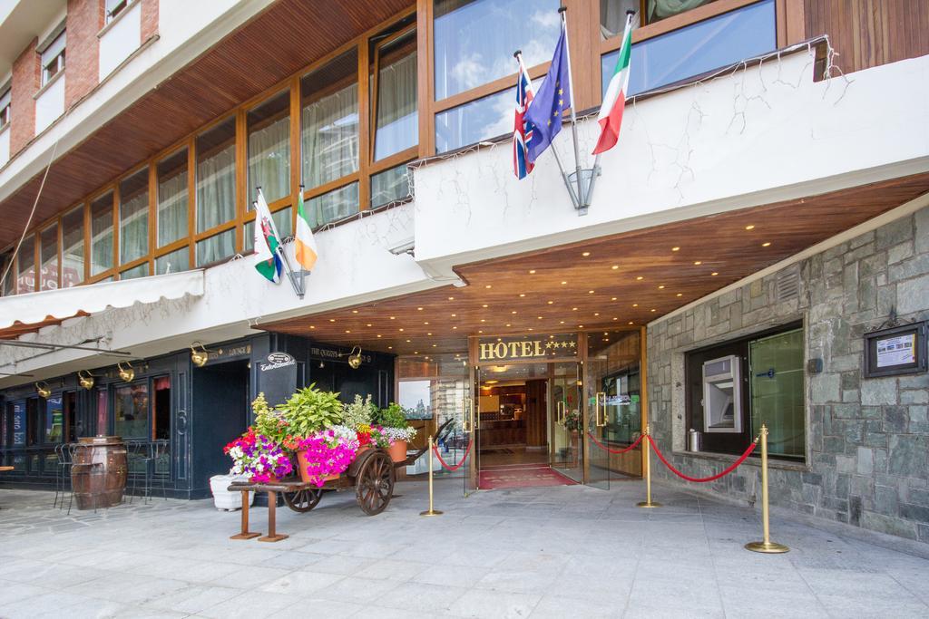 Relais Des Alpes Hotel Oulx Buitenkant foto