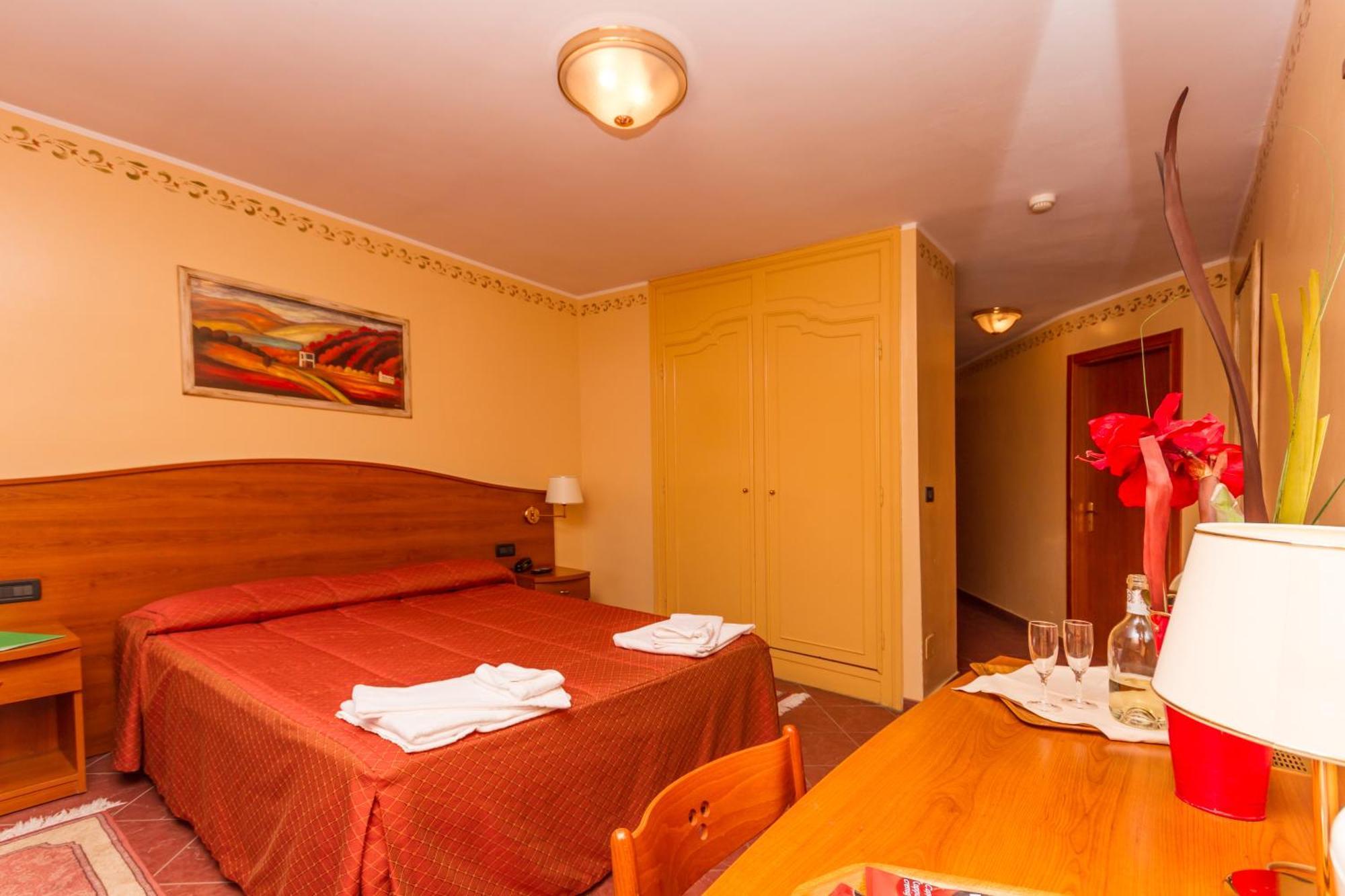 Relais Des Alpes Hotel Oulx Kamer foto