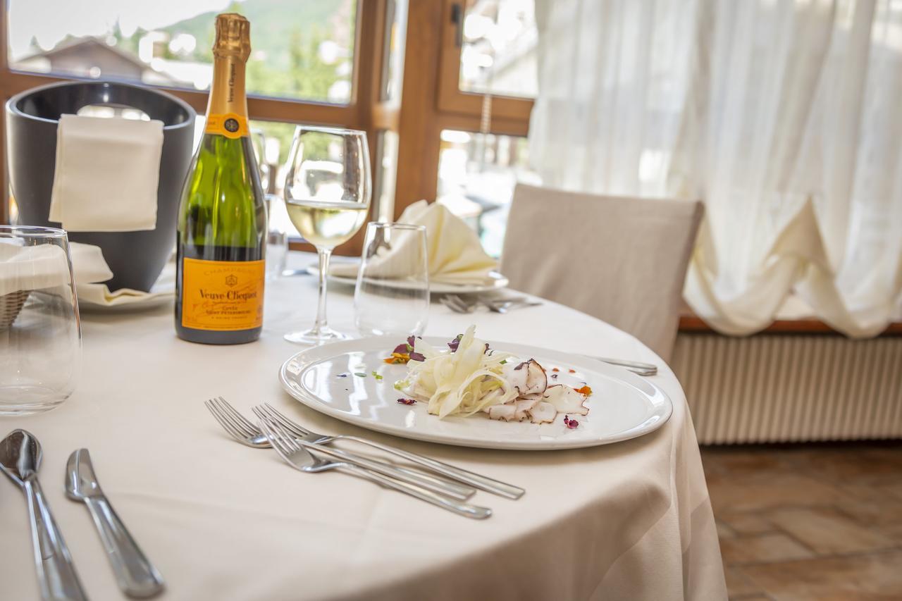 Relais Des Alpes Hotel Oulx Buitenkant foto